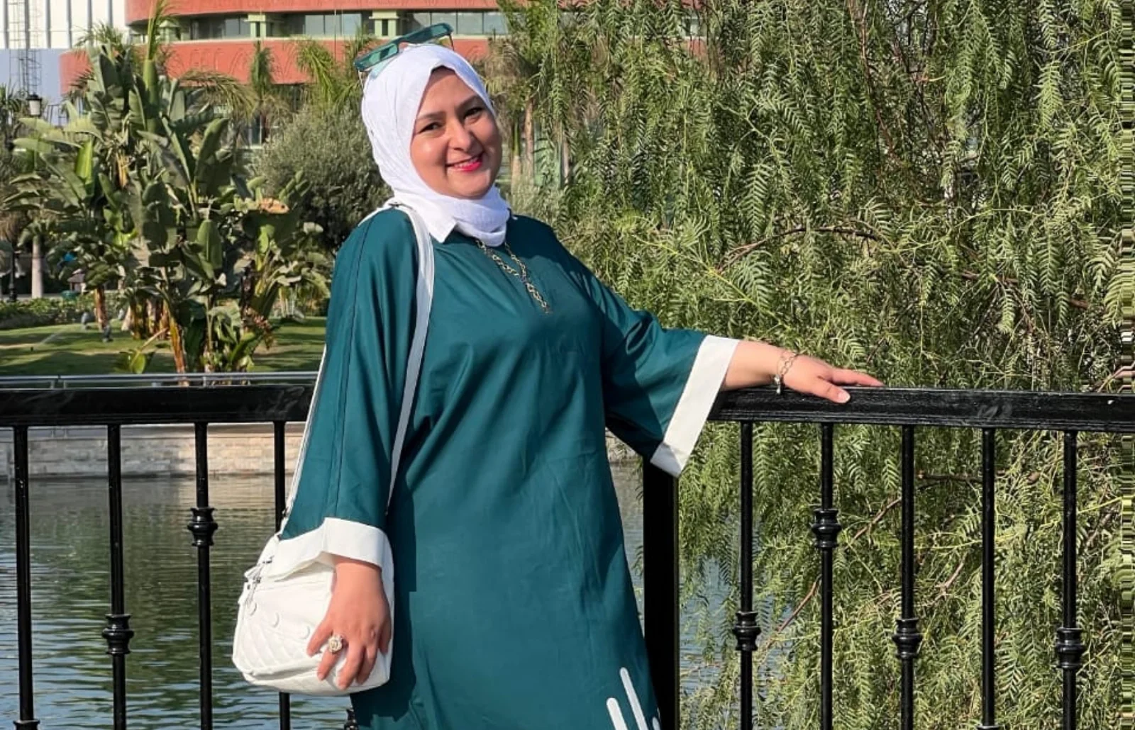 “إسراء صقر” امرأة بثلاثة وجوه إبداعية وتثبت تألقها في جميع المجالات.