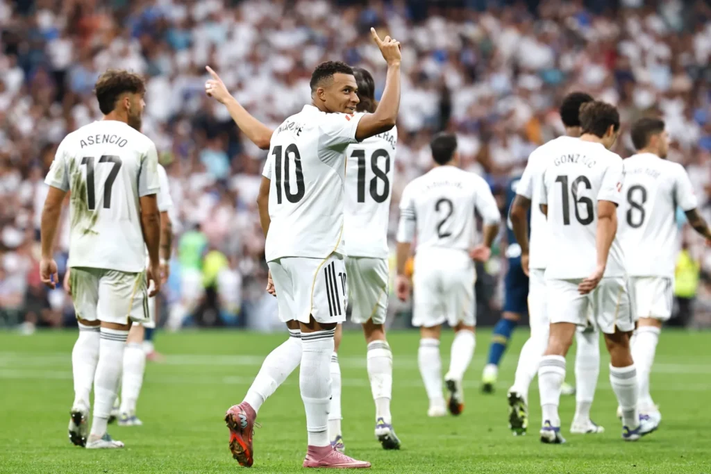 ريال مدريد يتلقى دفعة قوية: أرنولد وكارفاخال يعودان للتدريبات قبل الكلاسيكو