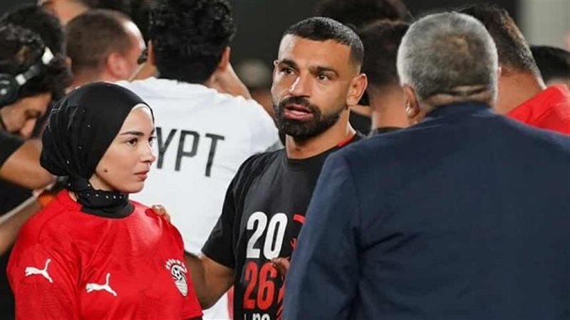 محمد صلاح وزوجته يحتفلان بتأهل منتخب مصر لكأس العالم 2026 بعد الفوز على غينيا بيساو