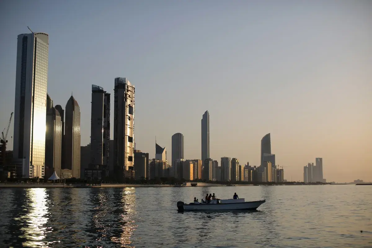 “فيتش” تتحفظ: إصلاحات الإمارات لـ “الصكوك” خطوة إيجابية لكنها لا تبرر رفع التصنيف الائتماني